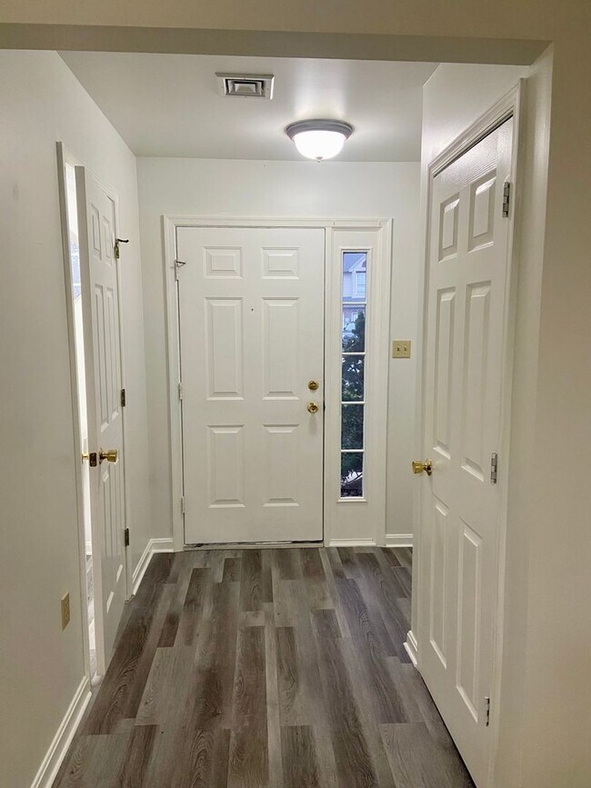 Foto del edificio - 6437 Terrace Ct