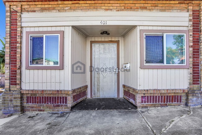 Building Photo - 401 1st St
