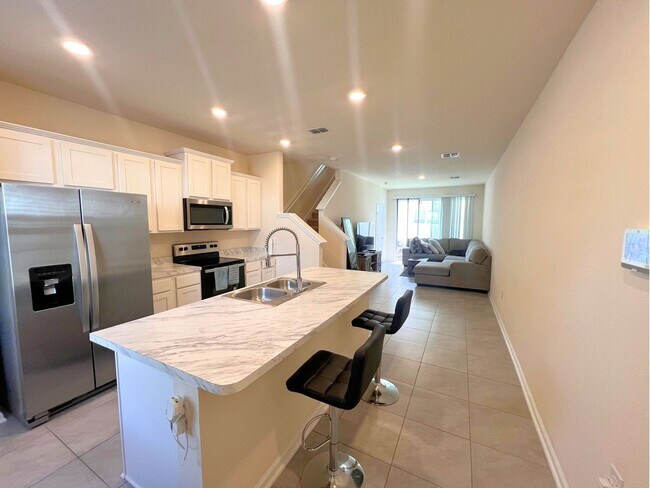Building Photo - Charming 2-Bedroom Townhouse in Rivergate,...
