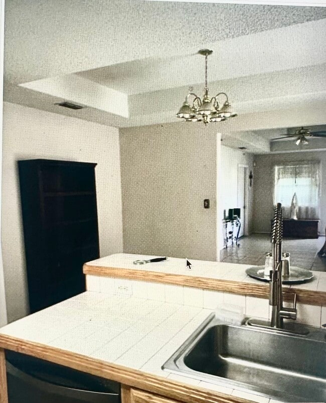 Foto del edificio - 313 Chico Blvd