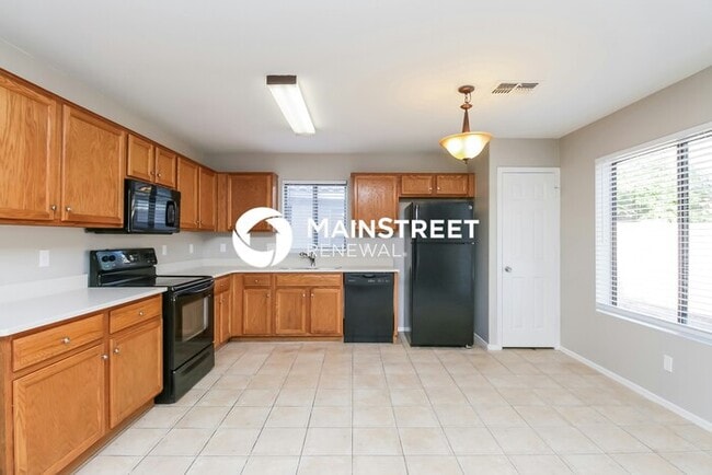 Building Photo - 4 Bedroom Pet-Friendly Home in Avondale, AZ with Main Street Renewal