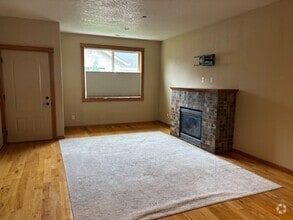 Building Photo - 1337 Mordyl Loop