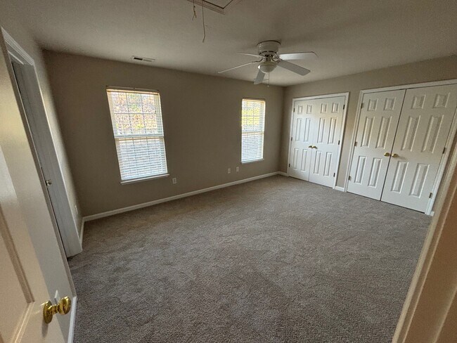 Building Photo - 67 Farington Cir