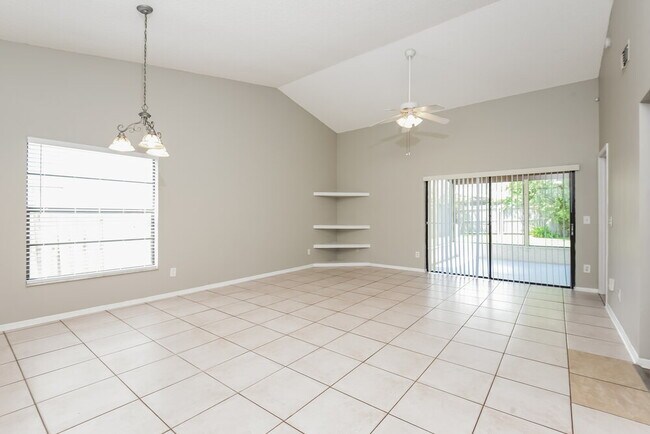 Foto del edificio - 1027 Covington St