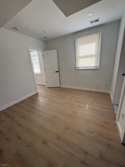 Foto del edificio - 94 Broughton Ave