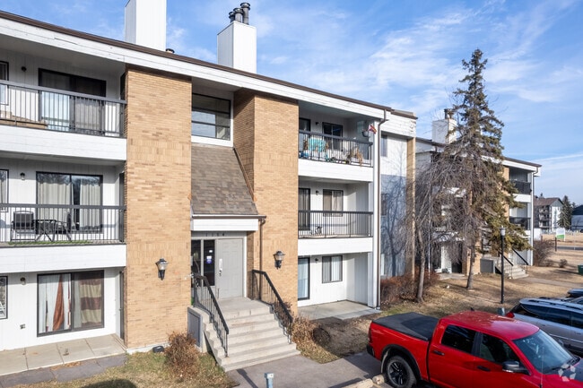 Building Photo - Hermitage Village Apartments