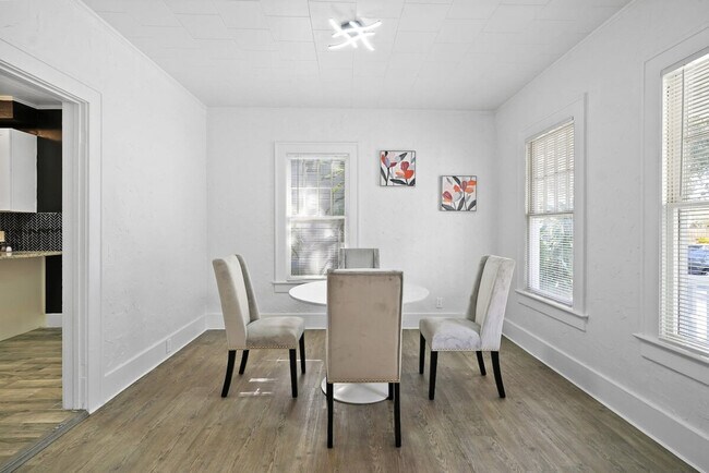 Foto del edificio - 1824 Hollenbeck Dr