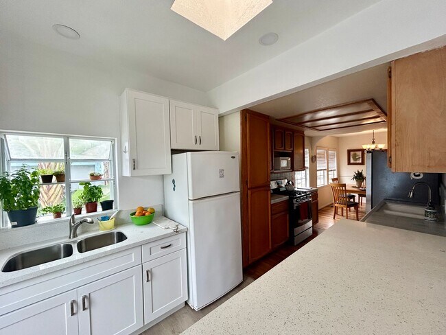 Foto del edificio - Spacious Beach House in South Oceanside