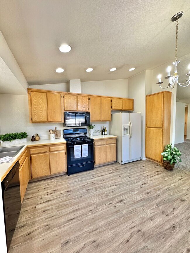 Foto del edificio - 3 bedroom, 2 bath home