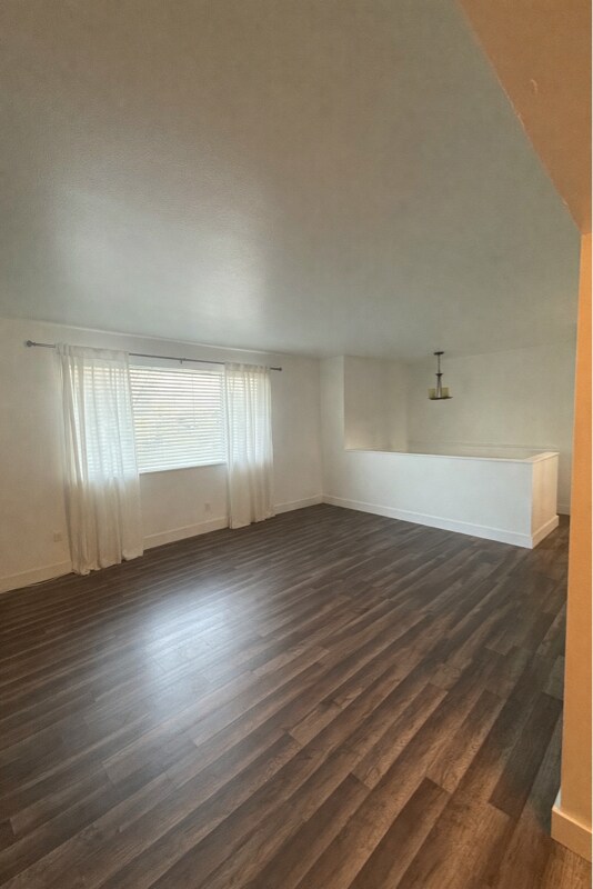 Building Photo - 7598 S 2290 W