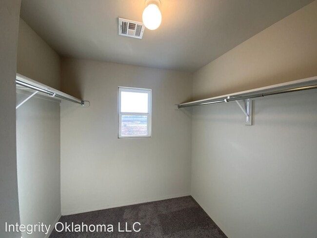 Building Photo - 3 br, 2.5 bath House - 1841 Easton Ln