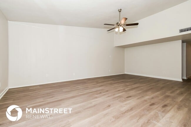 Building Photo - 6301 Casa Vista Dr