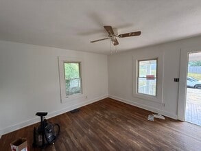 Building Photo - 830 W Washington St