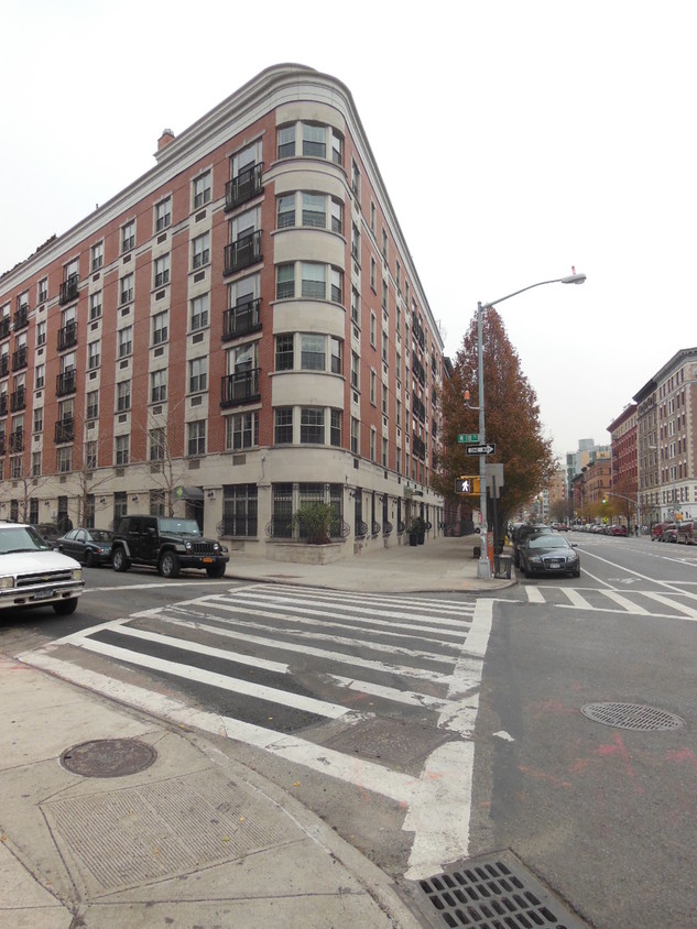Foto principal - Rosa Parks Condominium