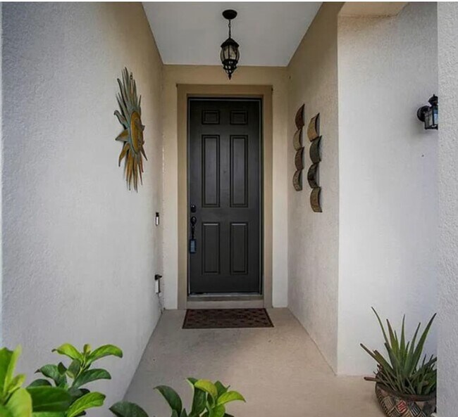 Building Photo - Available NOW! BEAUTIFUL 3 Bd/ 2 Ba Home w...
