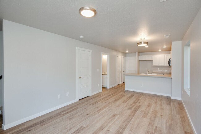 Foto del edificio - Beautiful, Modern 2 Bedroom Cottage Available!