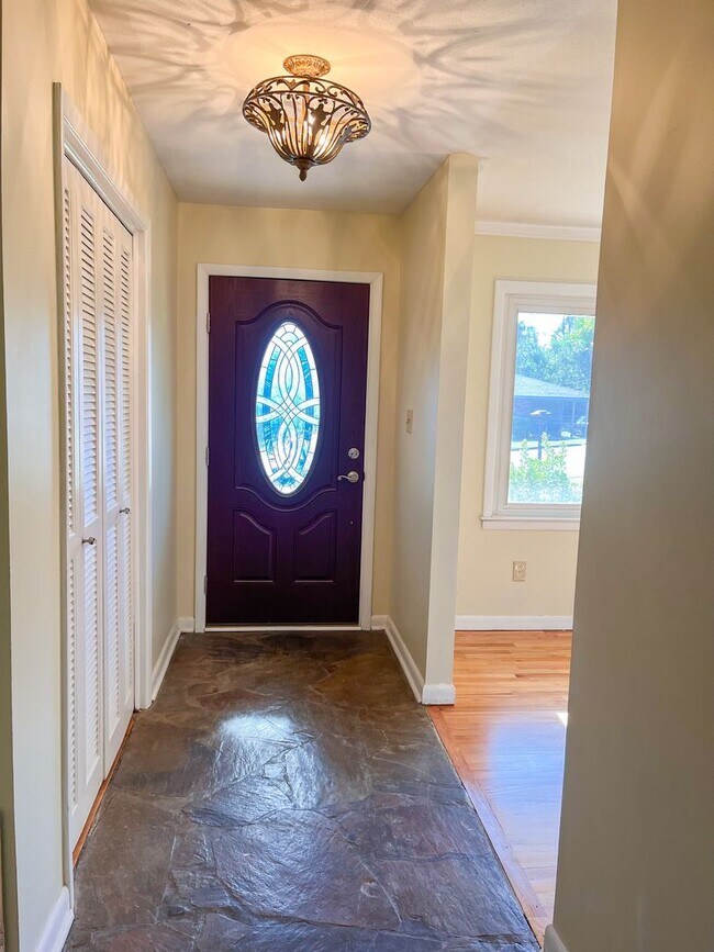 Foto del edificio - 2117 Clairmont Dr.