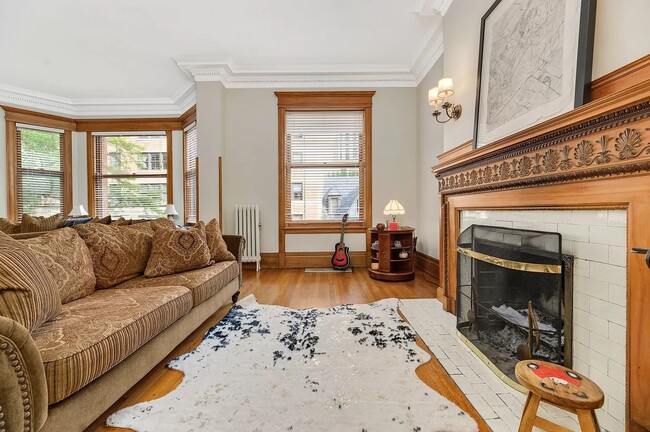 Living Room Sitting Area - 1210 N Astor St