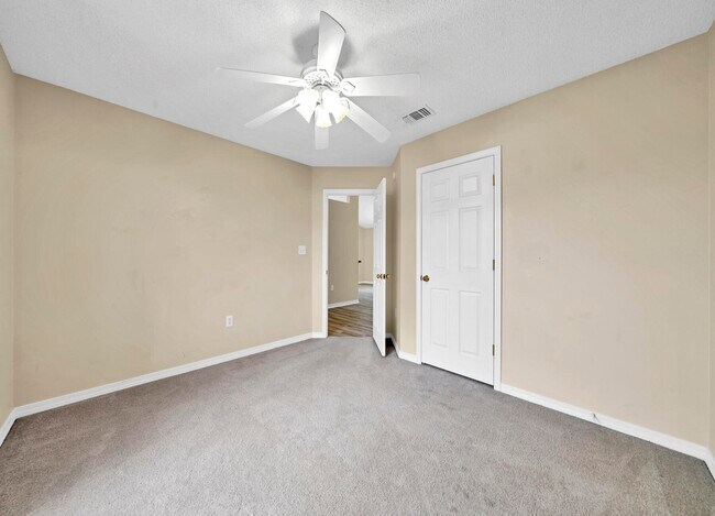 Foto del edificio - 9750 Parker Lake Cir