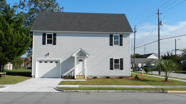 Building Photo - 1212 Bridges St