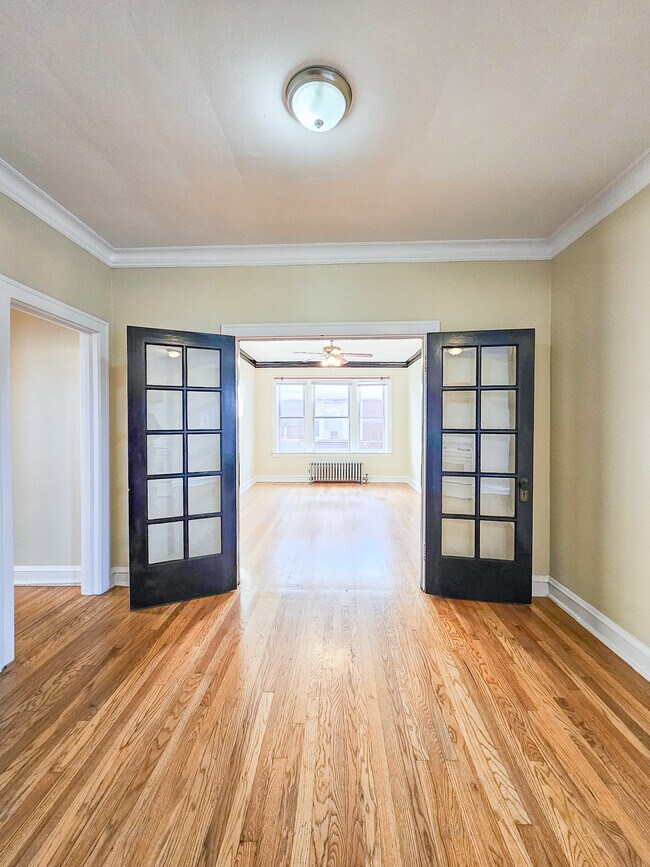 Foto del edificio - 4719 W Belmont Ave