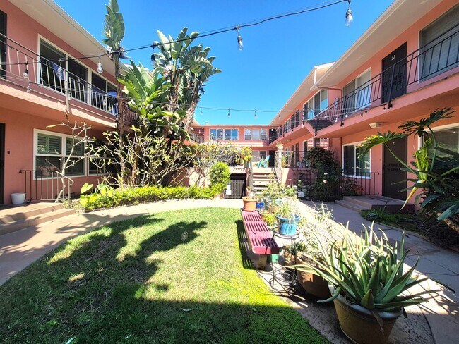 Foto del edificio - Charming One Bedroom, One Bath Unfurnished Apartment