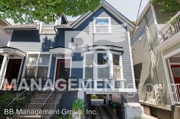 Foto principal - 2 br, 2.5 bath House - 2141 NW Everett Street