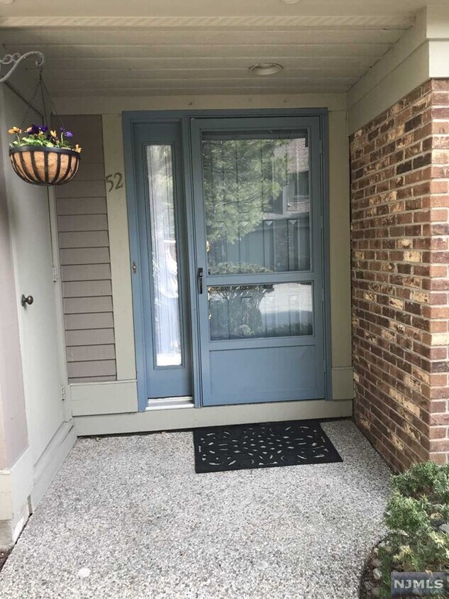 Foto principal - 52 Longfellow Ln