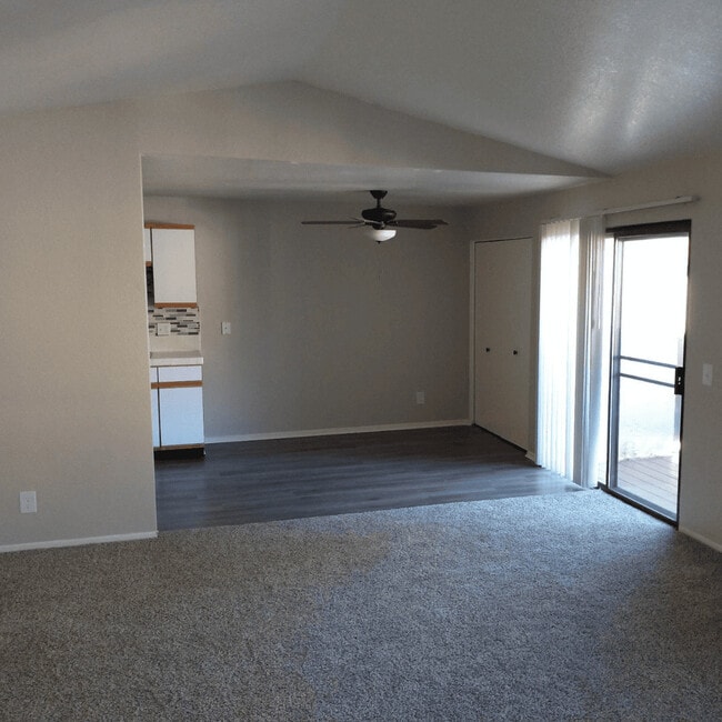 Dining Area - Quail Ridge Apartments