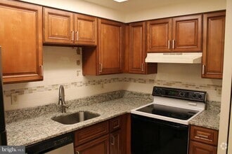 Building Photo - 7621 Tremayne Pl