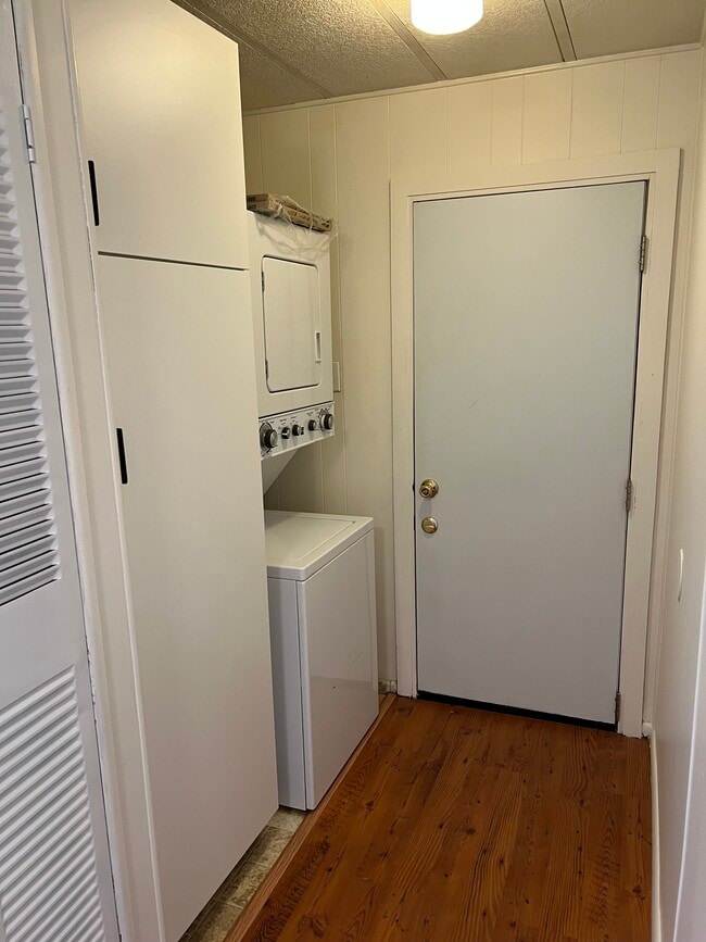 Building Photo - 539 N Starr Rd