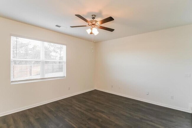 Foto del edificio - 520 Whitman Ln