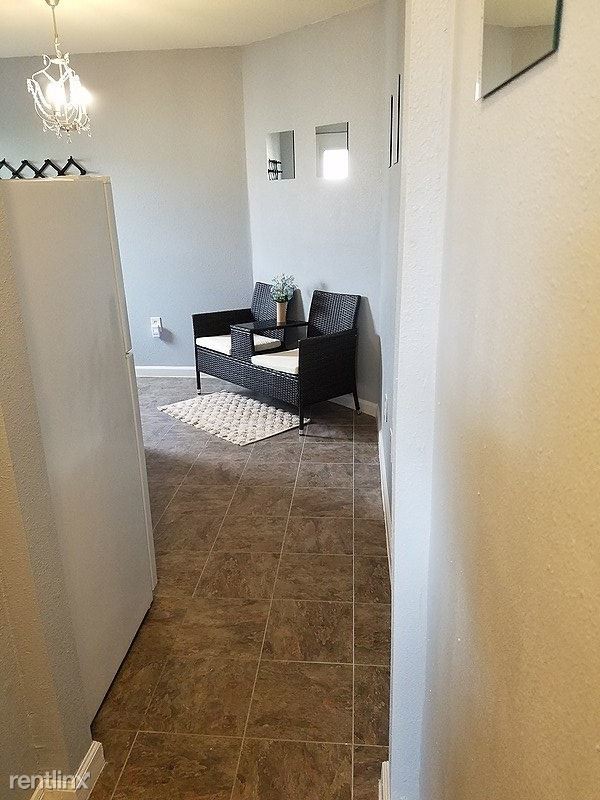 Building Photo - 1 br, 1 bath Apartment - 10810 Boyette Road