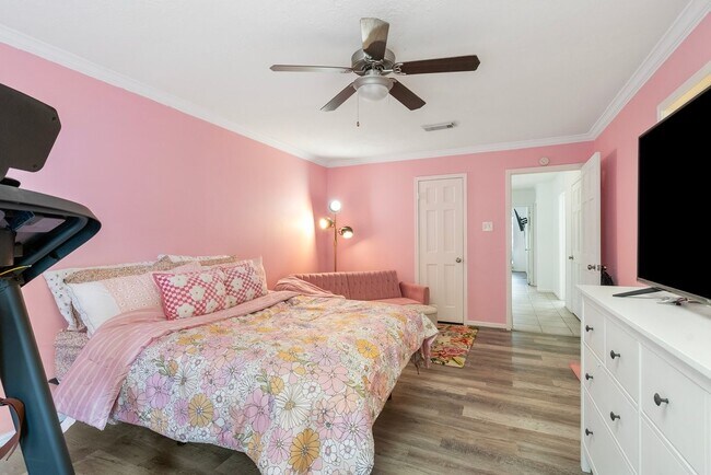 Foto del edificio - 2214 Deer Valley Dr