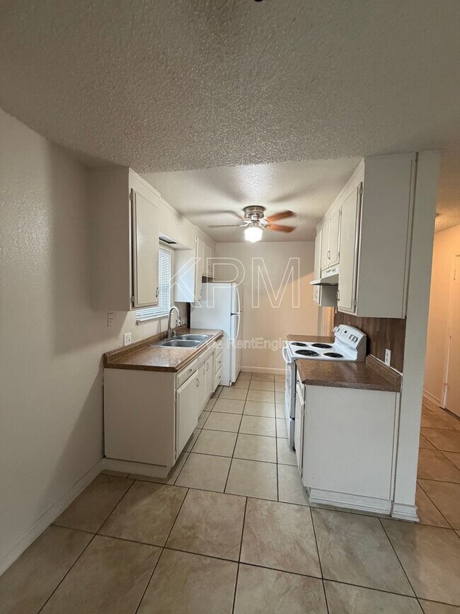 Foto del edificio - 6808 N El Dorado St