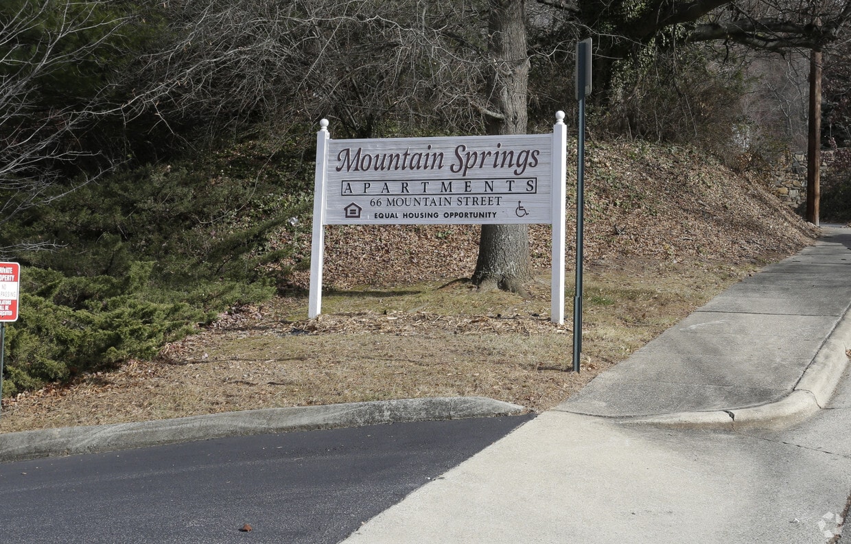 Building Photo - Mountain Springs