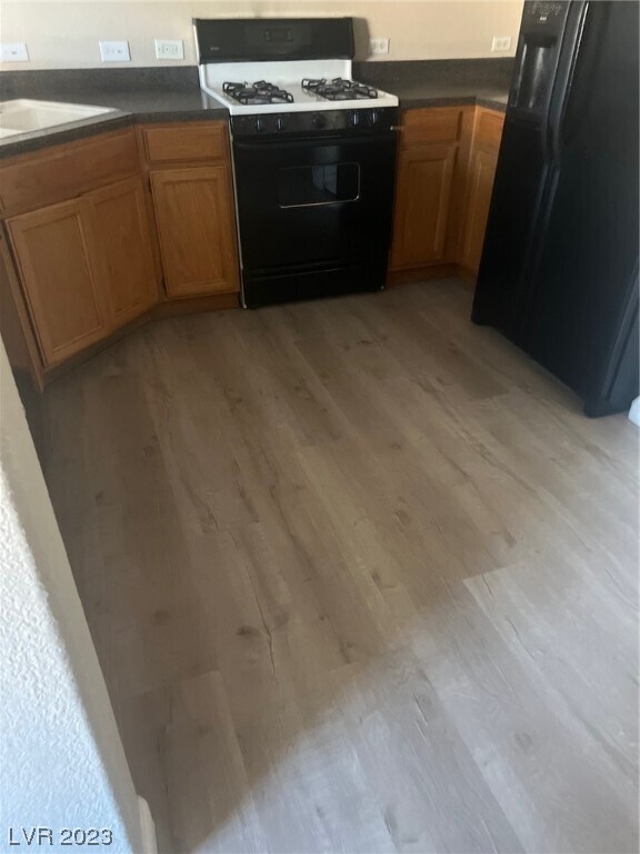 Building Photo - 3400 Cabana Dr