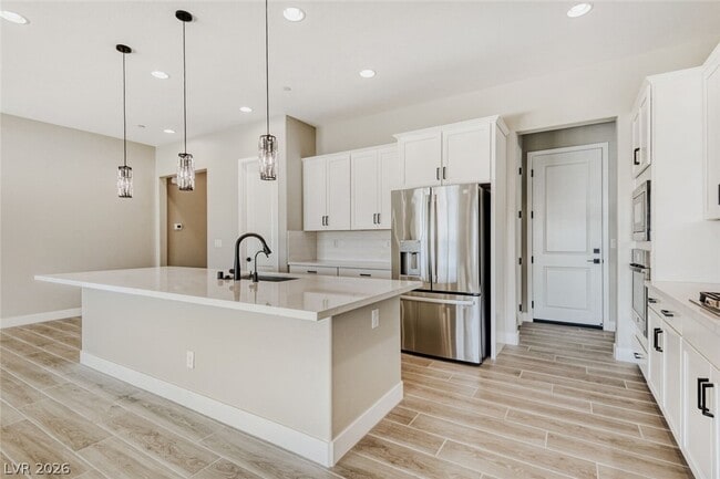 Building Photo - 76 Tatahatso Pt St