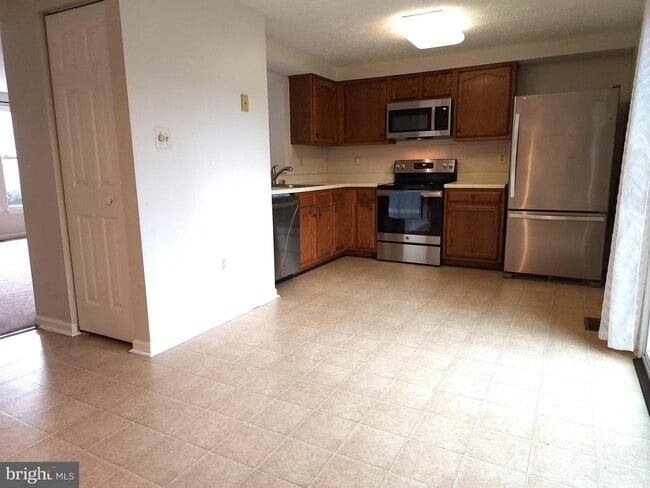 Building Photo - 2532 Log Mill Ct
