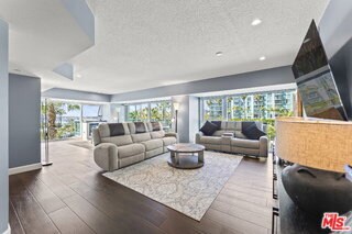 Foto del edificio - 13600 Marina Pointe Dr