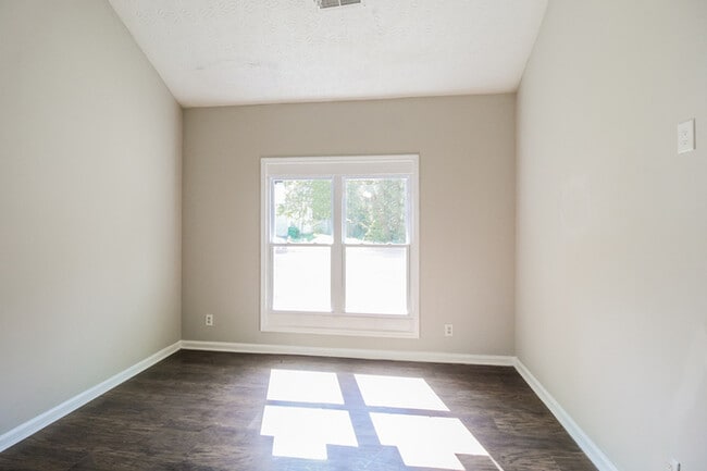 Building Photo - 3328 River Run Trail