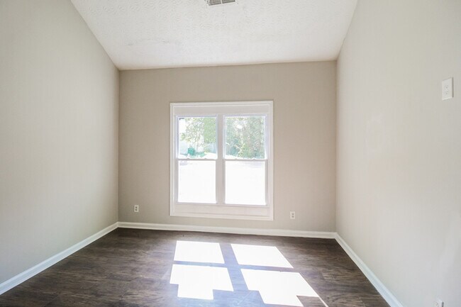Foto del edificio - 3328 River Run Trail