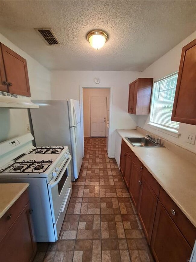 Foto del edificio - Washer/Dryer Included! No Carpet to worry ...
