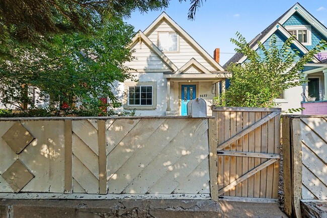 Building Photo - Highlands 3BR Rental – In-Unit Laundry, Storage & Outdoor Space