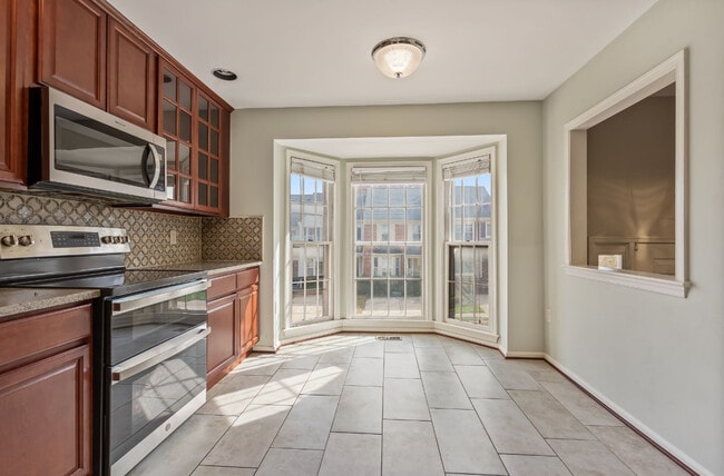 Building Photo - 7385 Hidden Knolls Ct