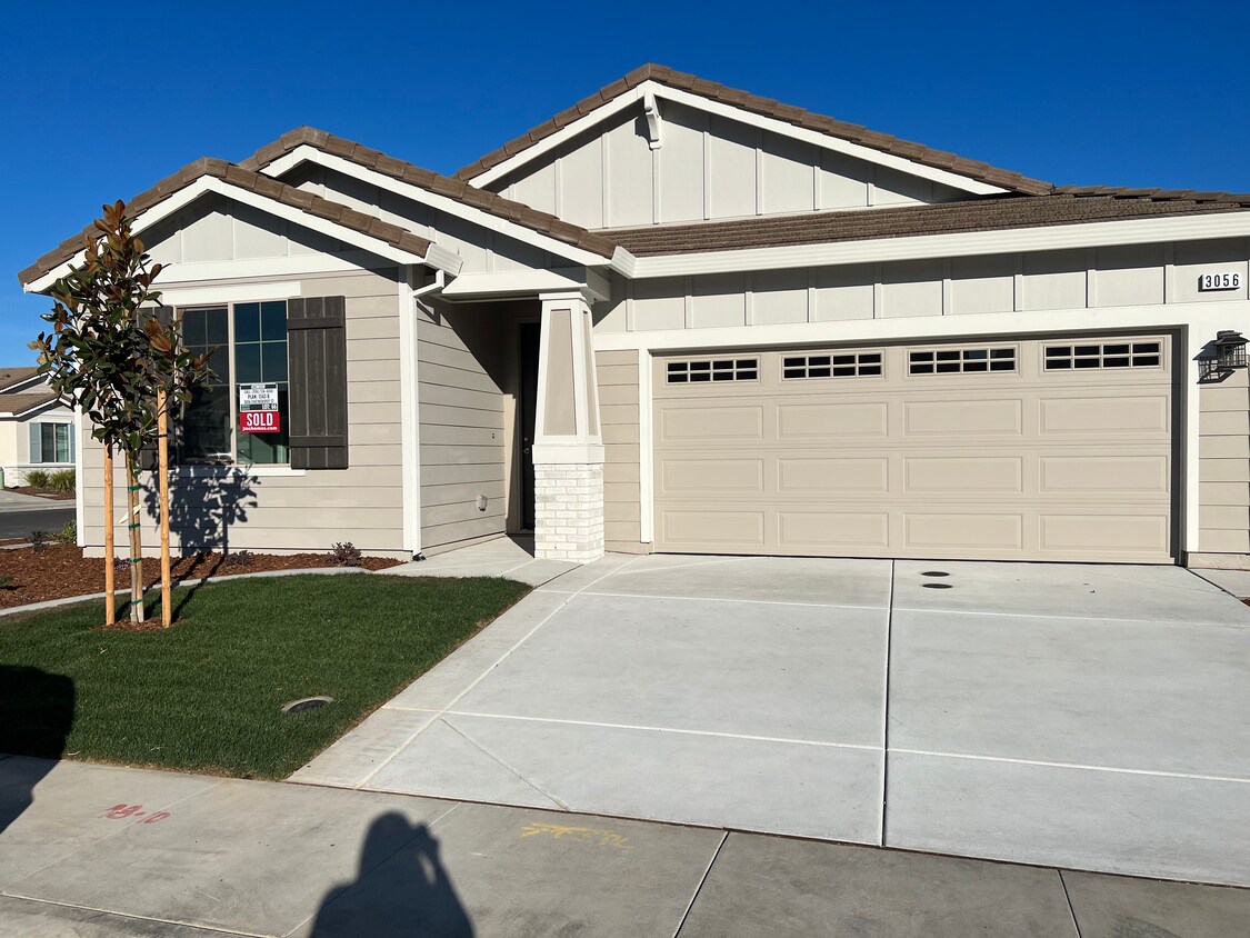 Foto principal - 3056 Checkerspot St