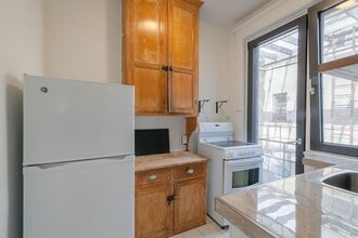 Building Photo - 2050 Av. Claremont