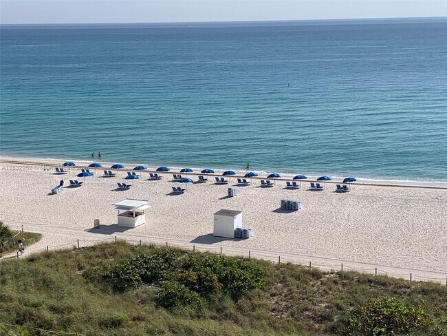 Foto del edificio - 6039 Collins Ave