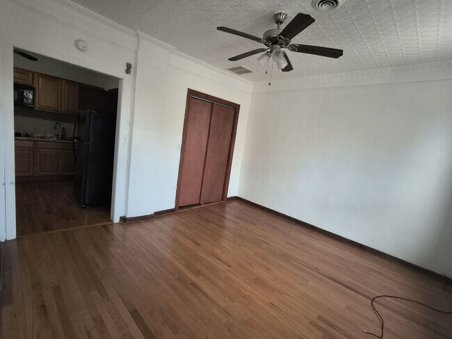Foto del edificio - 1532 W 19th St