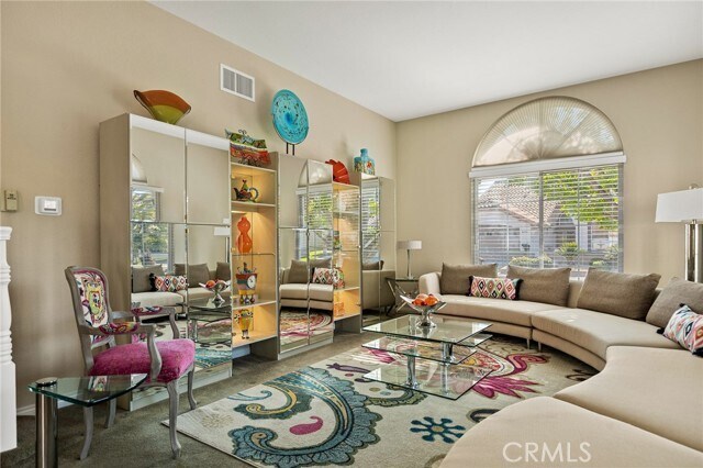 Foto del edificio - 1521 Fairway Oaks Ave